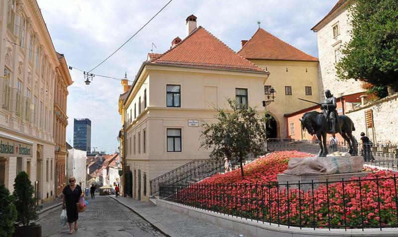 Stone Gate Apartment Zagreb Exterior photo