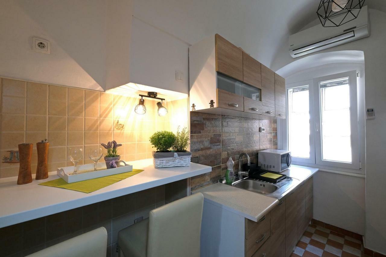 Stone Gate Apartment Zagreb Exterior photo
